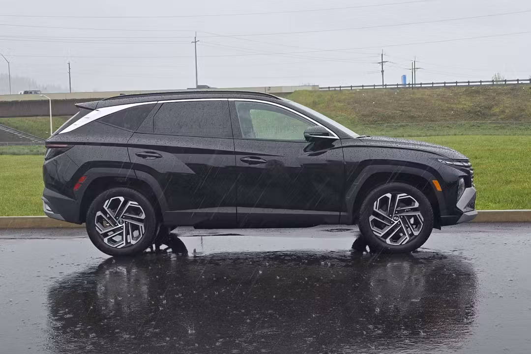 2026 Hyundai Tucson Limited - Image 2