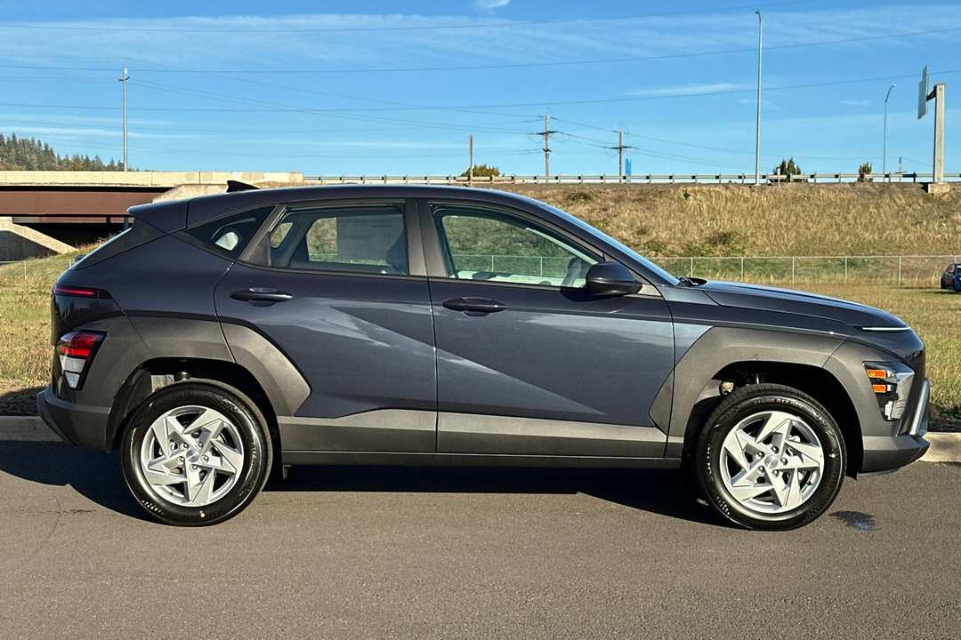 2027 Hyundai Kona SE - Image 2
