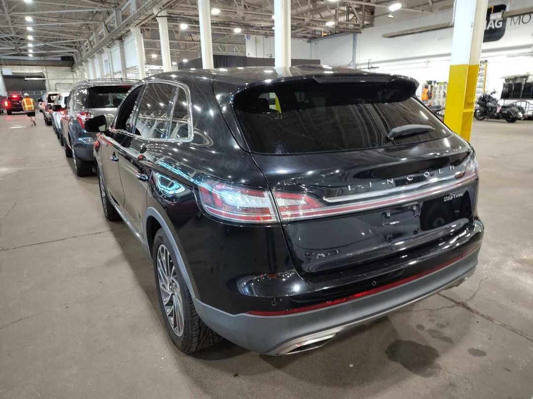 2019 Lincoln Nautilus Reserve - Image 3
