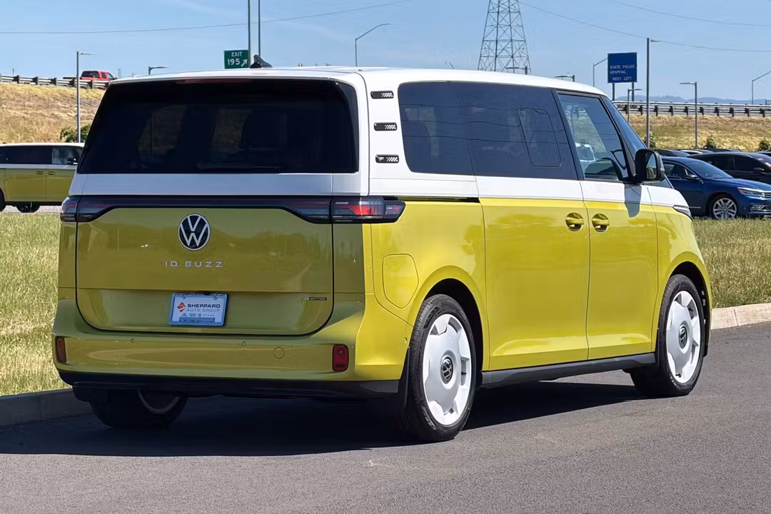 2025 Volkswagen Id. Buzz 1st Edition - Image 3