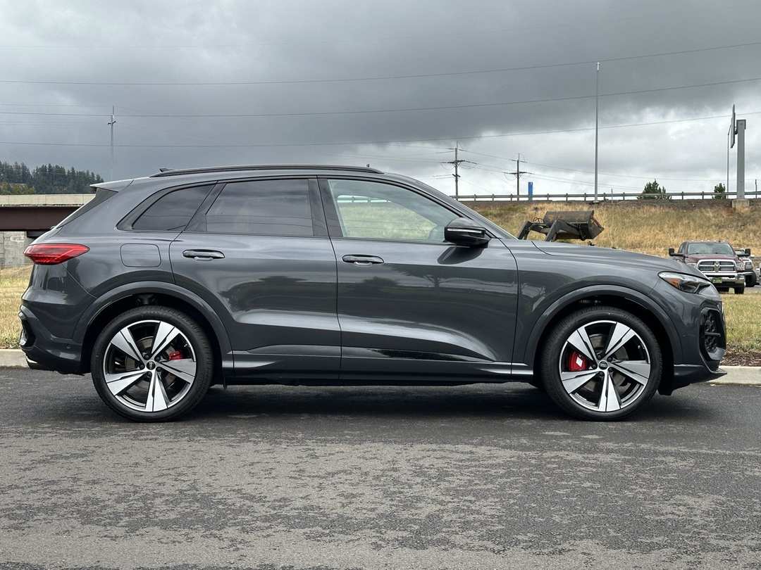 2026 Audi Sq5 Premium Plus - Image 2
