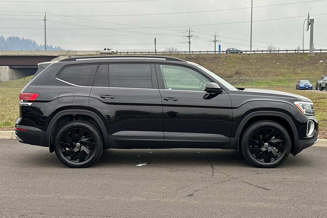 2026 Volkswagen Atlas 2.0T SE w/Technology - Image 2