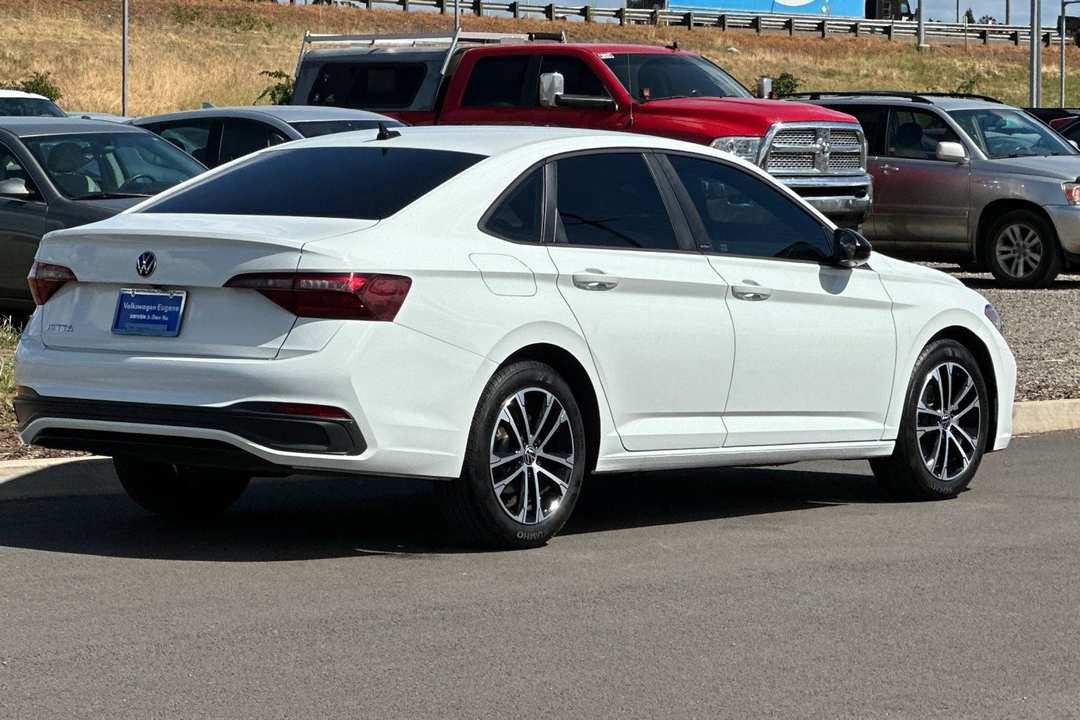 2024 Volkswagen Jetta 1.5T Sport - Image 3