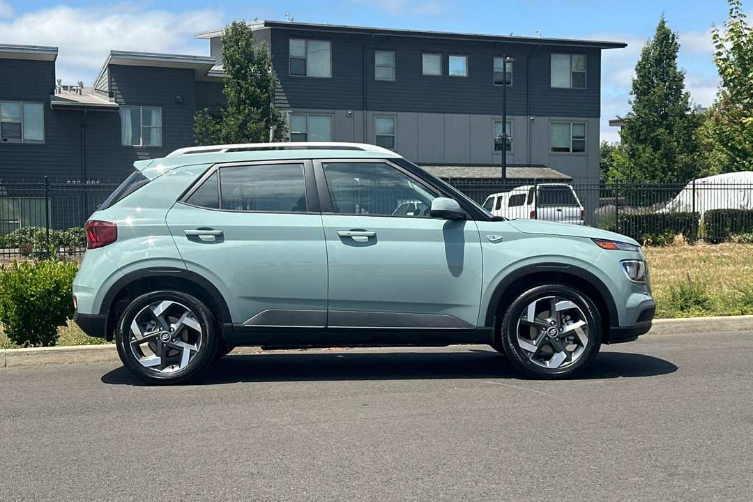 2026 Hyundai Venue SEL - Image 2