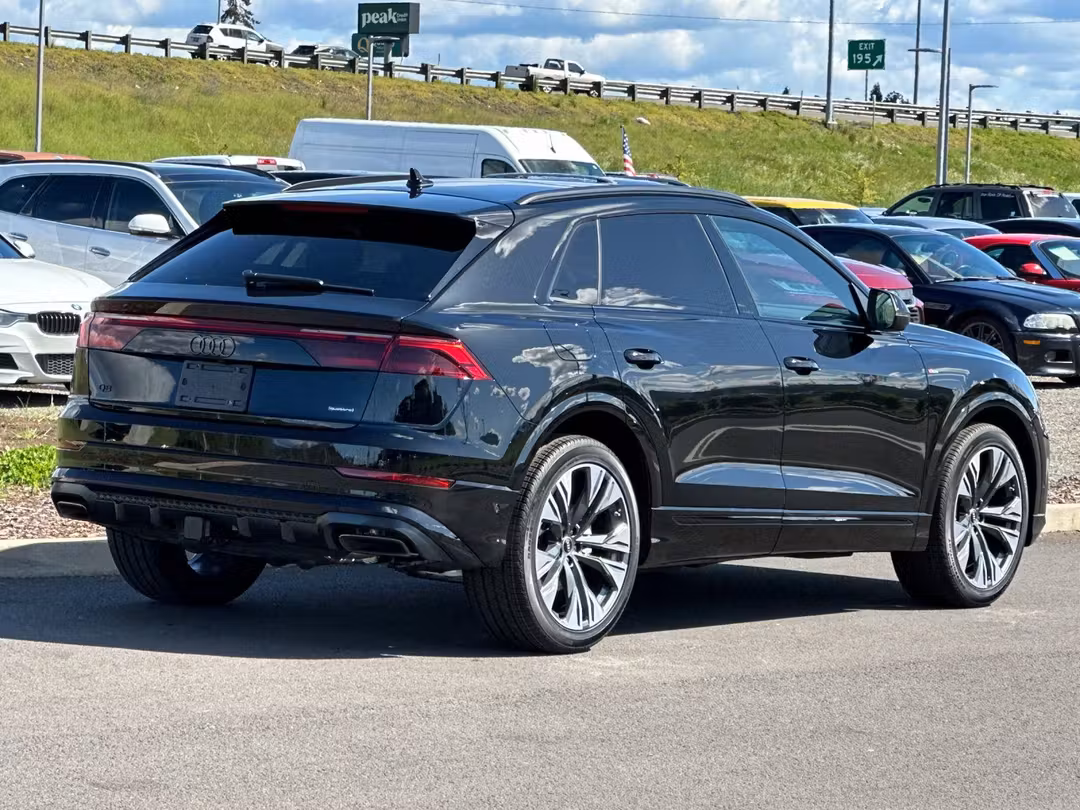 2026 Audi Q8 - Image 3