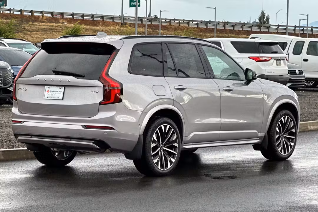 2026 Volvo Xc90 Plug-In Hybrid T8 Ultra - Image 3