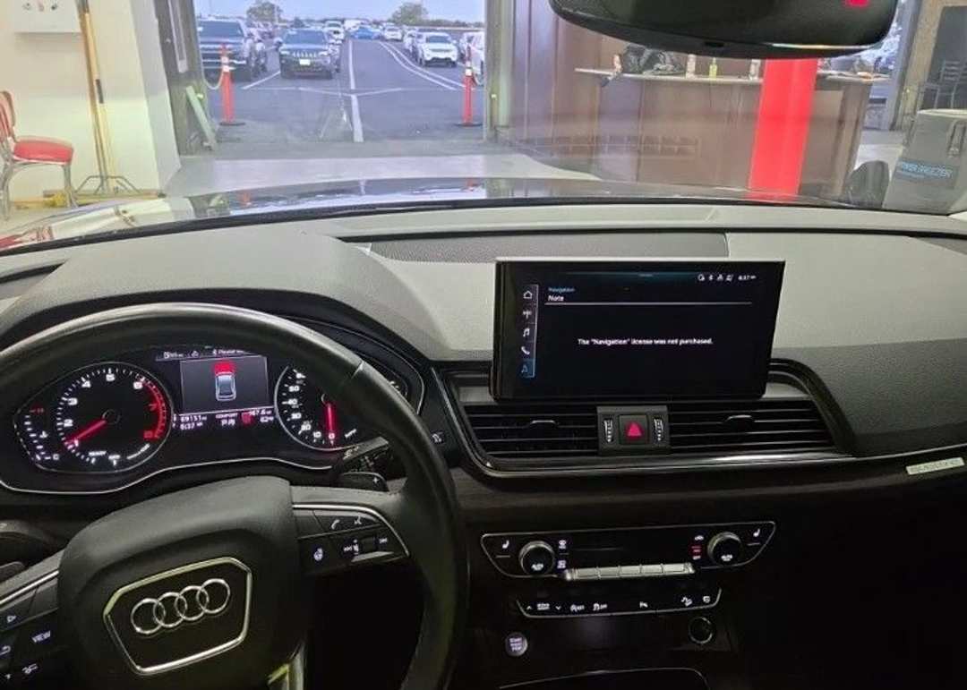 2021 Audi Q5 45 Premium - Image 3