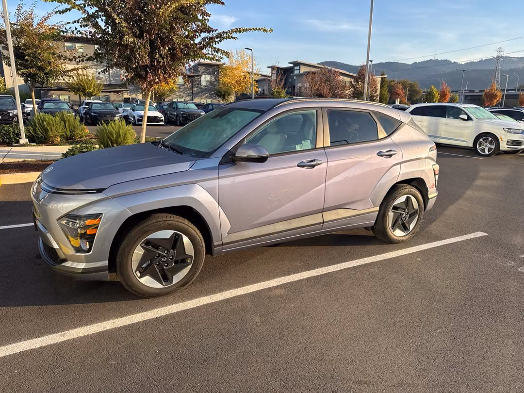 2024 Hyundai Kona SEL - Image 2