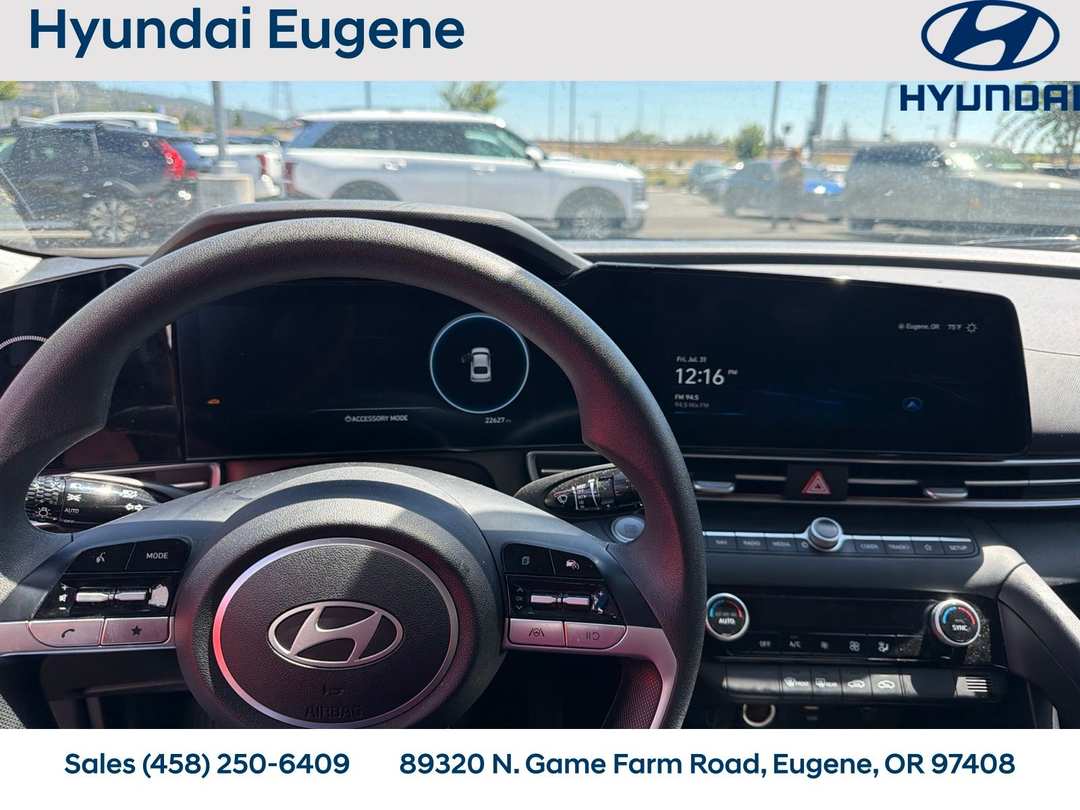 2024 Hyundai Elantra SEL - Image 2