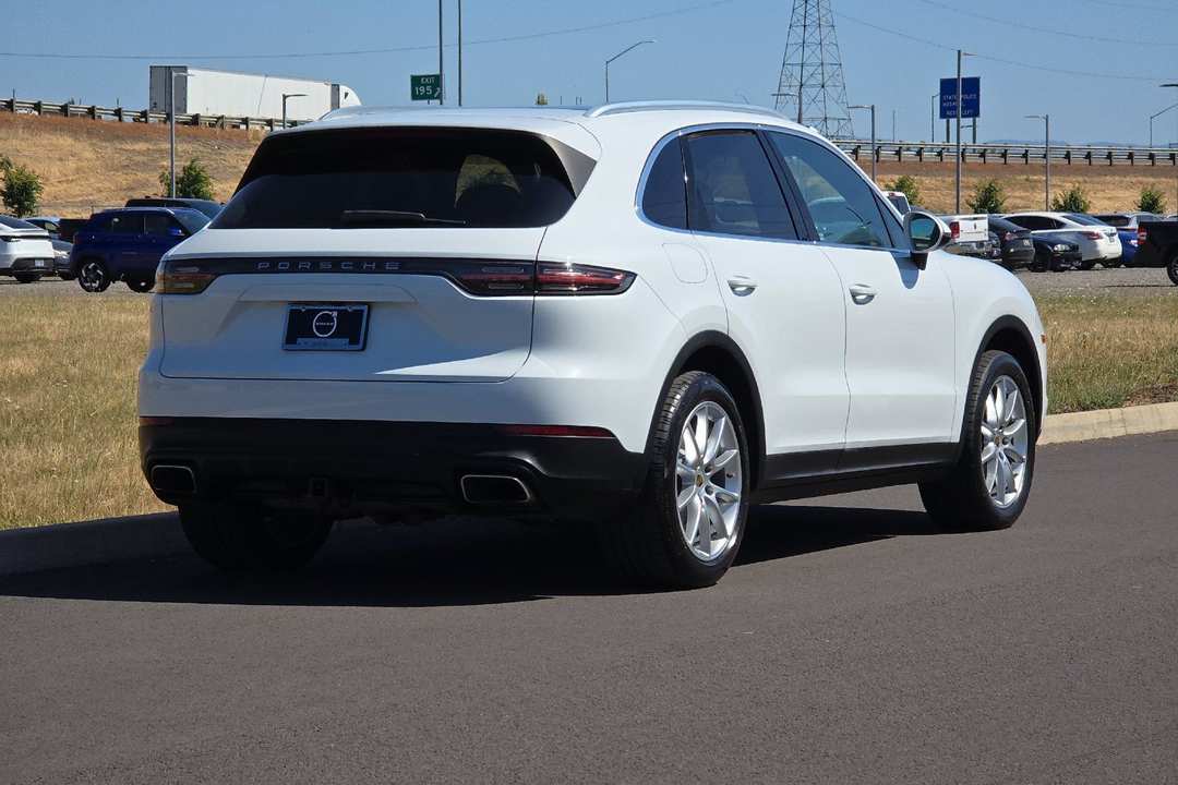 2019 Porsche Cayenne Base - Image 3