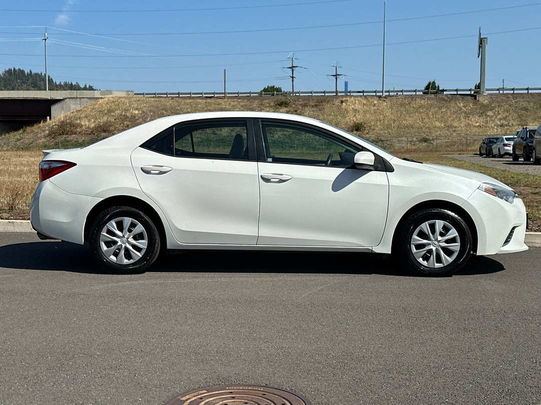 2015 Toyota Corolla LE ECO - Image 2