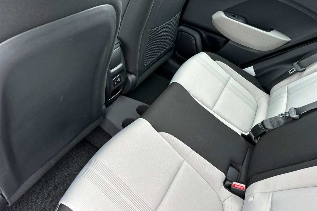 2025 Hyundai Venue SEL - Photo 11