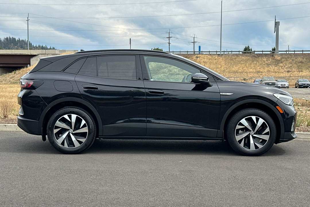 2023 Volkswagen Id.4 Pro - Image 2
