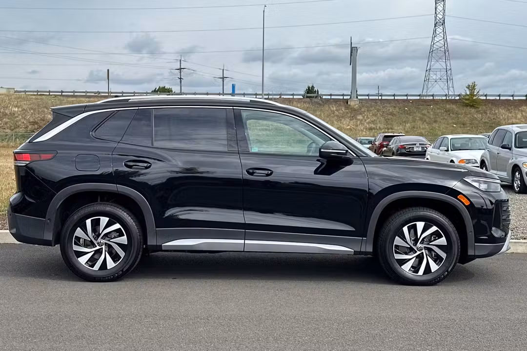 2026 Volkswagen Tiguan S - Image 2