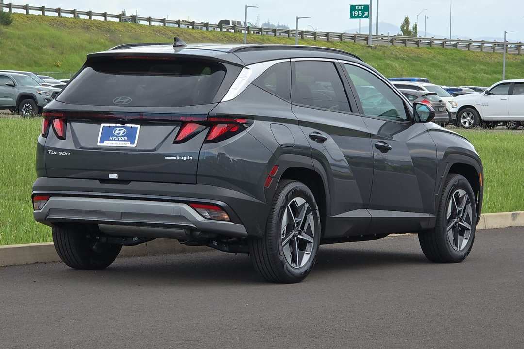 2026 Hyundai Tucson Plug-In Hybrid SEL - Image 3