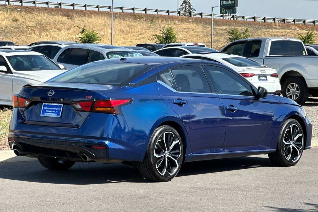 2023 Nissan Altima 2.5 SR - Image 3