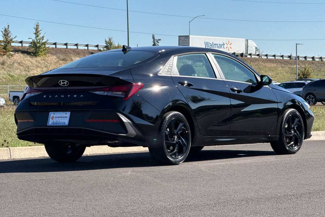 2026 Hyundai Elantra SEL Sport Plus - Image 3