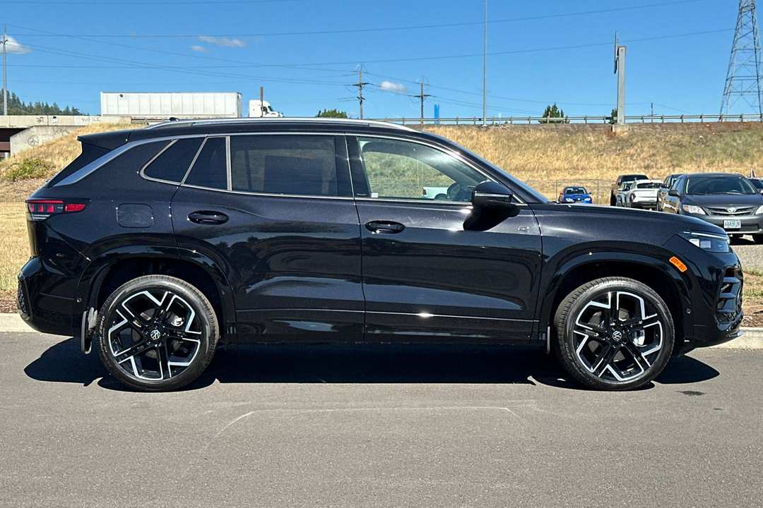 2026 Volkswagen Tiguan 2.0T SEL RLine Turbo - Image 2