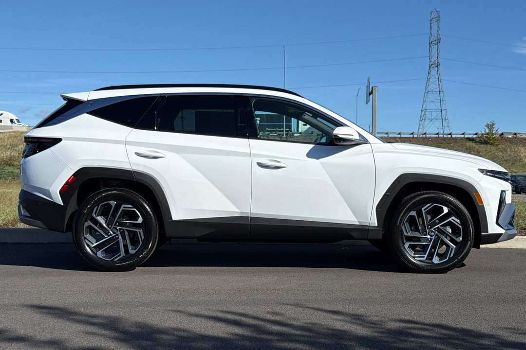 2026 Hyundai Tucson Hybrid Limited - Image 2