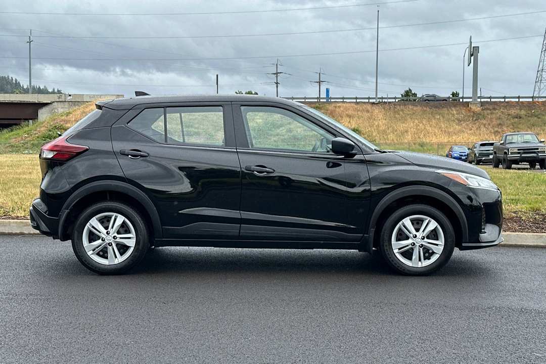 2021 Nissan Kicks S - Image 2