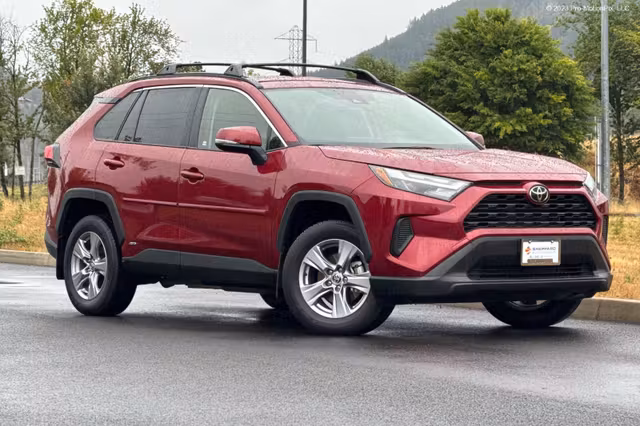 2025 Toyota Rav4 Hybrid LE
