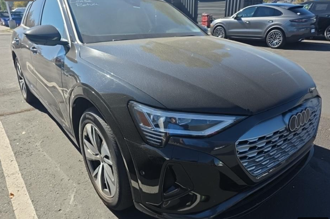 2024 Audi Q8 E-Tron Premium Plus - Image 3