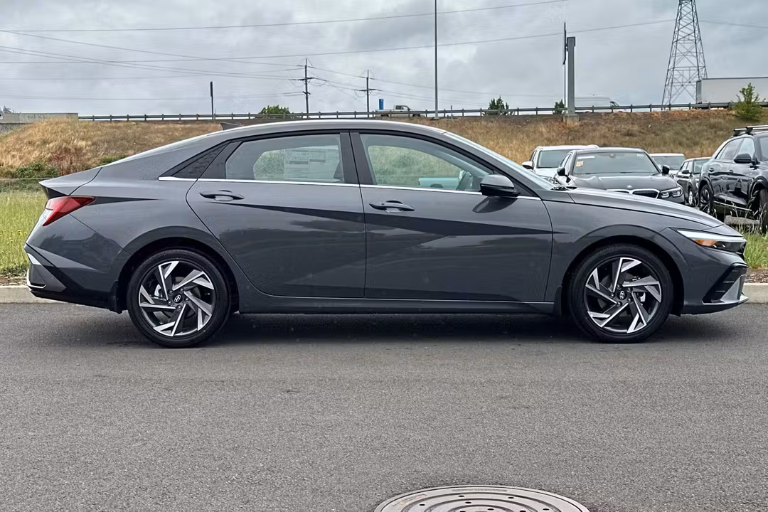 2026 Hyundai Elantra Limited - Image 2