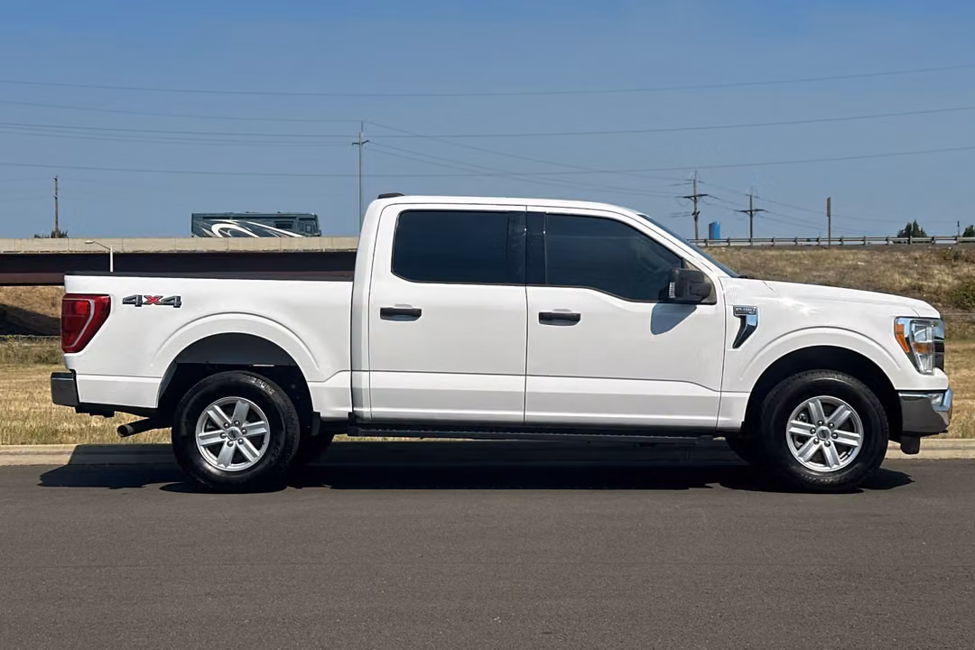 2021 Ford F-150 XLT - Image 2