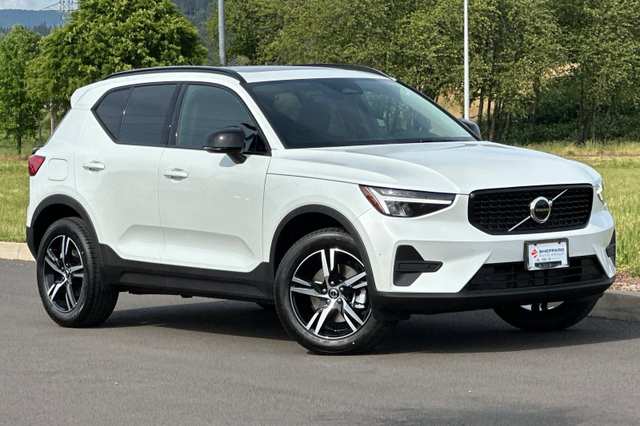 2026 Volvo Xc40 B5 Core