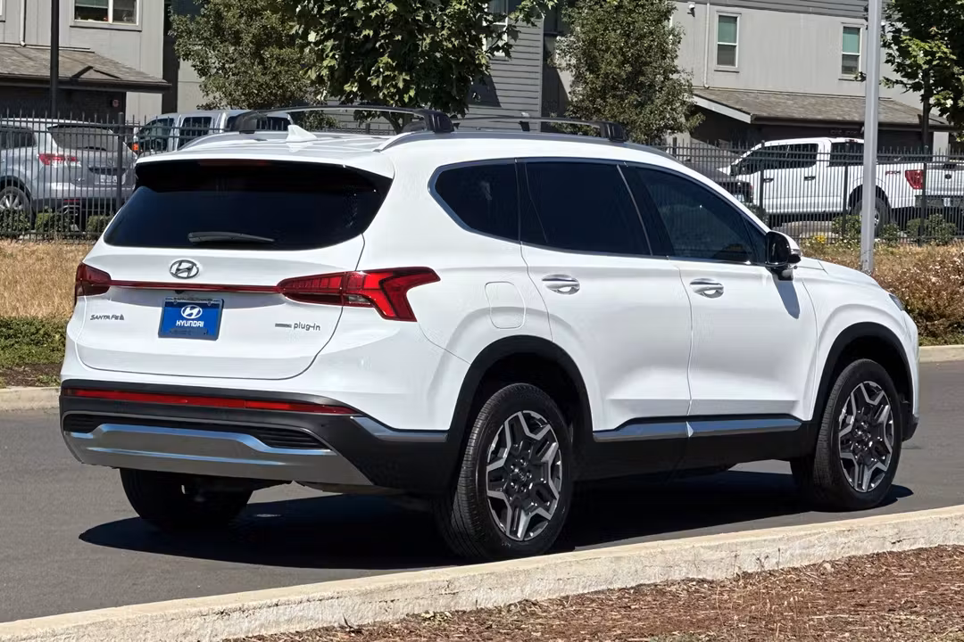 2022 Hyundai Santa Fe Plug-In Hybrid SEL Convenience - Image 3