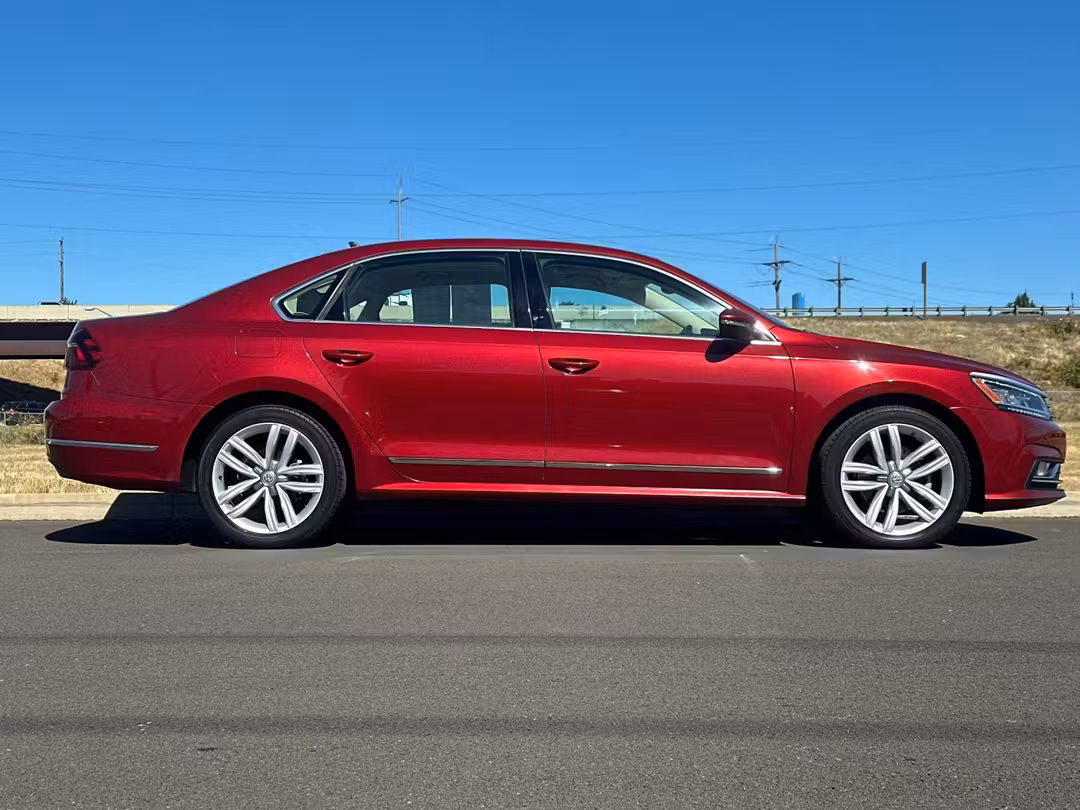 2017 Volkswagen Passat 1.8T SE - Image 2