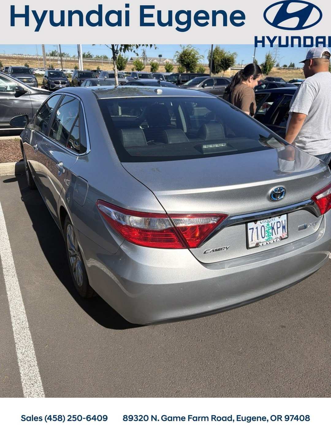 2016 Toyota Camry Hybrid XLE - Image 2