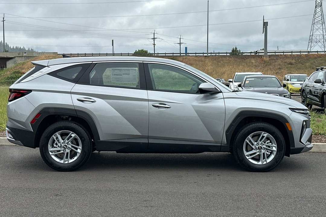 2026 Hyundai Tucson SE - Image 2
