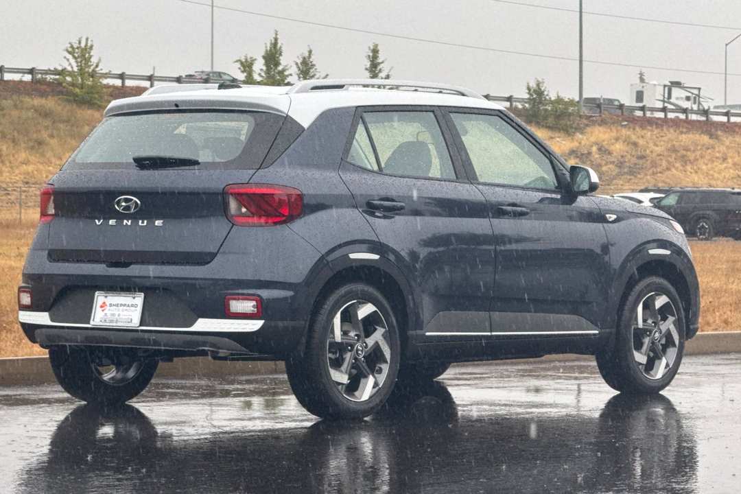 2026 Hyundai Venue SEL - Image 3
