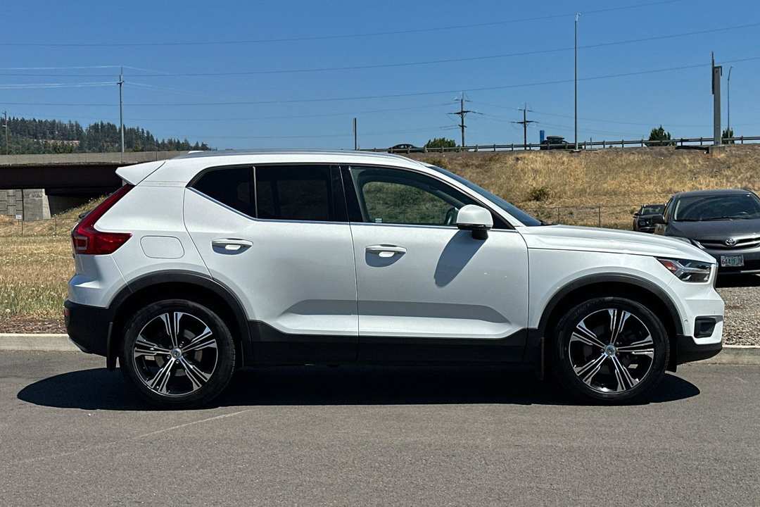 2019 Volvo Xc40 T4 Inscription - Image 2