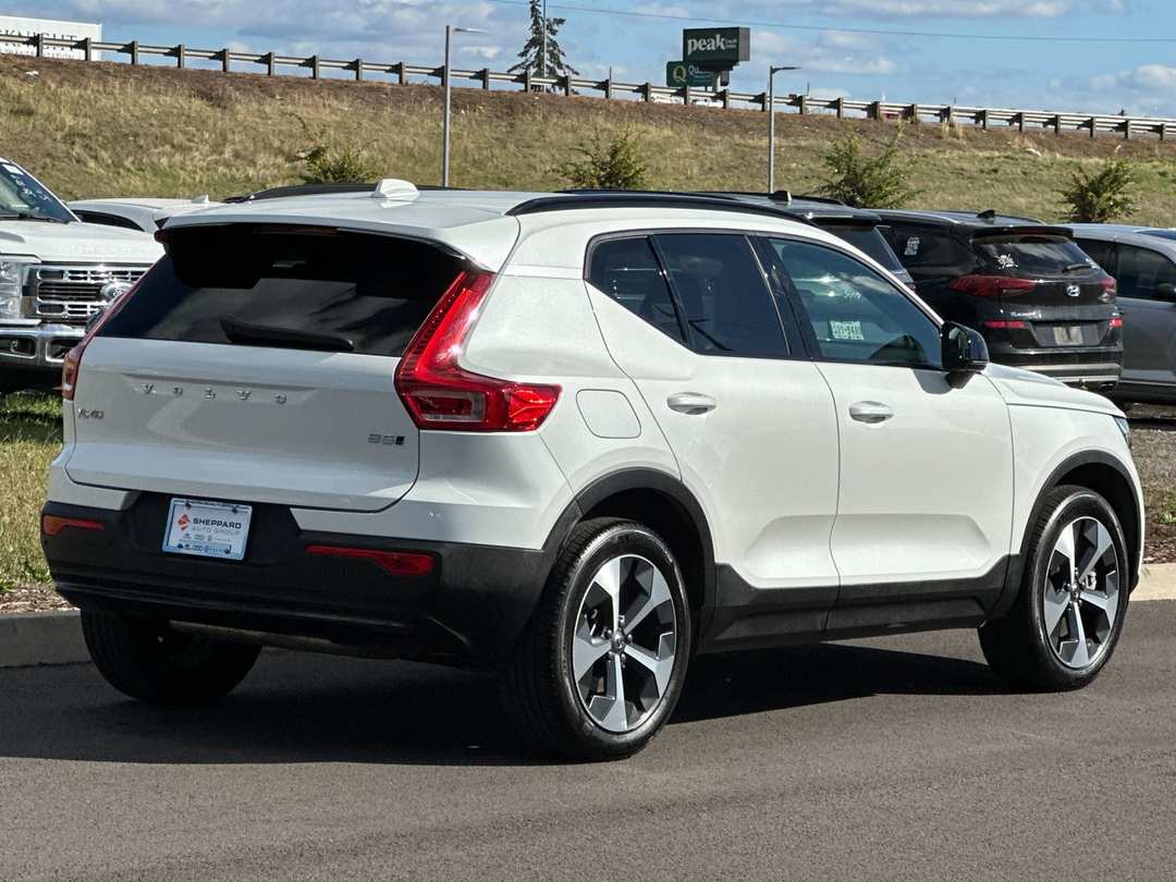2024 Volvo Xc40 B5 Core - Image 3