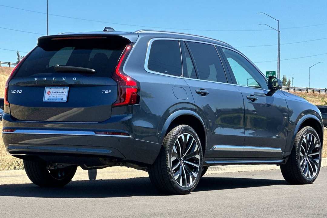 2026 Volvo Xc90 Plug-In Hybrid T8 Plus - Image 3