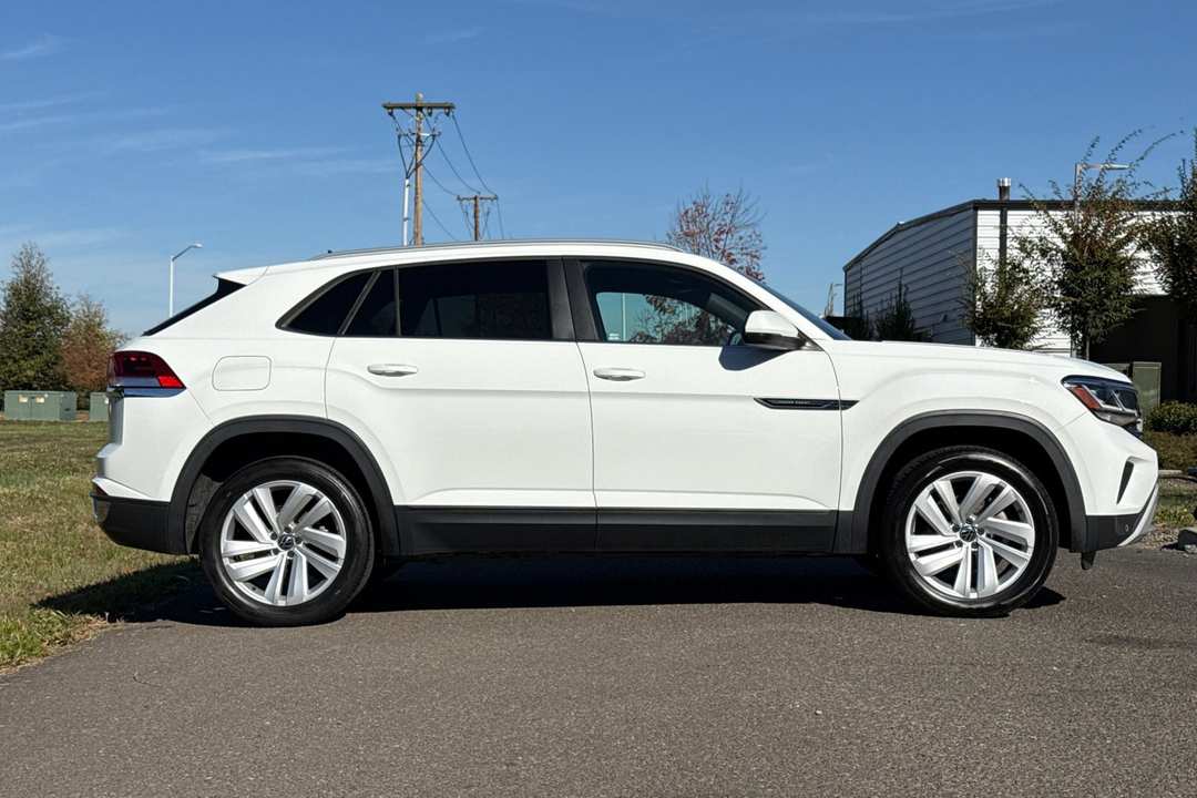 2021 Volkswagen Atlas Cross Sport 2.0T SE w/Technology - Image 2