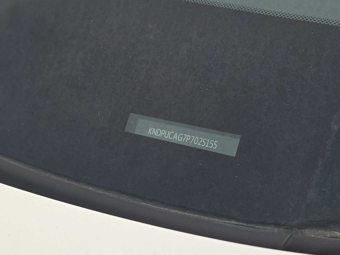 2023 Kia Sportage Hybrid LX - Image 2