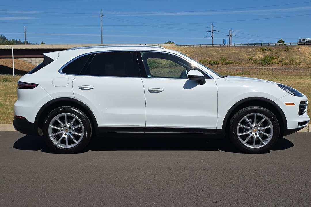 2019 Porsche Cayenne Base - Image 2