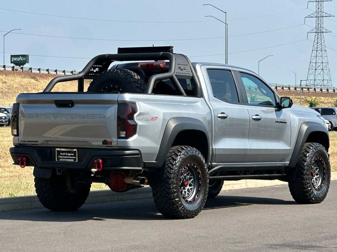 2024 Chevrolet Colorado ZR2 - Image 3