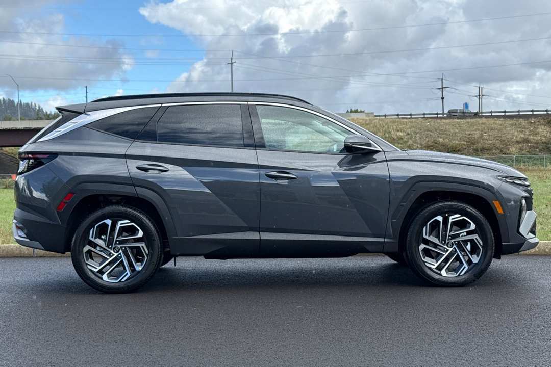 2026 Hyundai Tucson Hybrid Limited - Image 2
