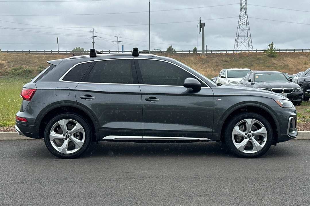 2024 Audi Q5 45 S line Prestige - Image 2