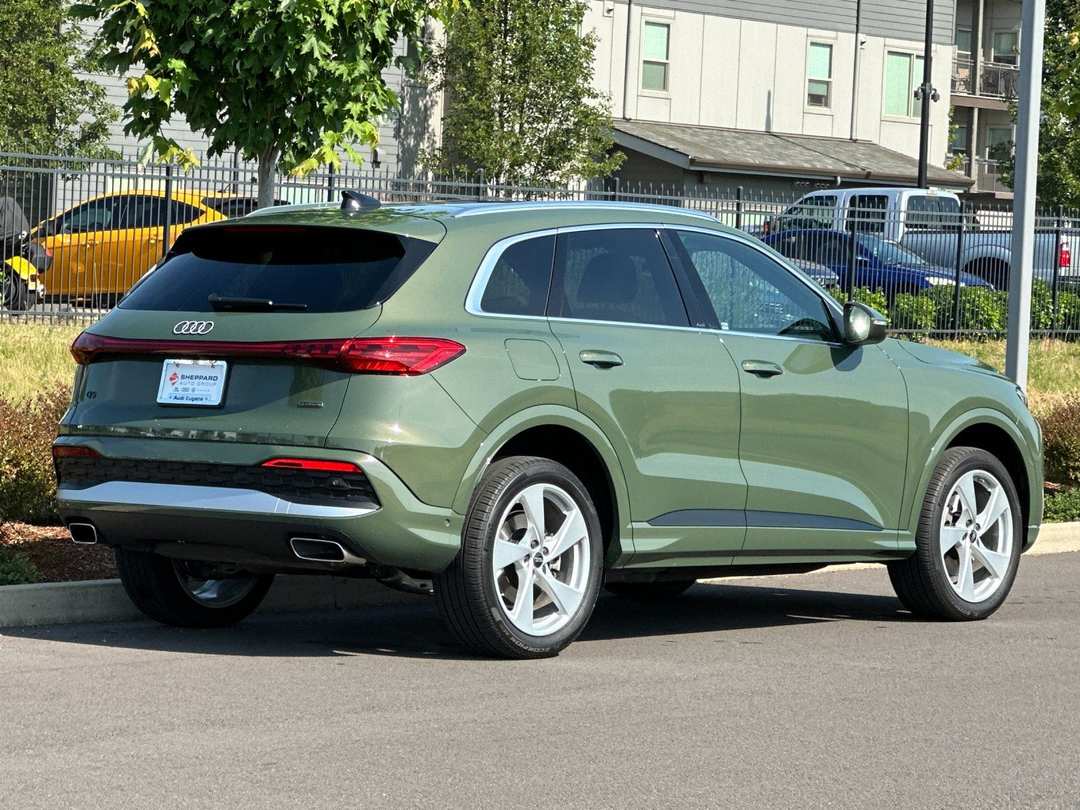2025 Audi Q5 2.0T Premium Plus - Image 3