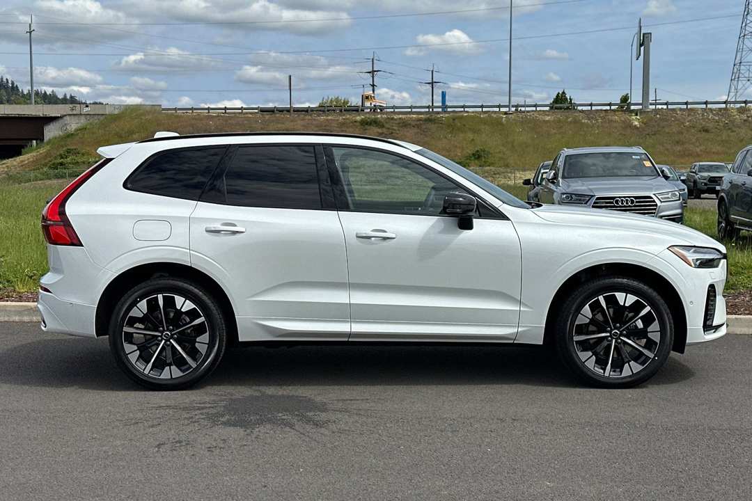 2026 Volvo Xc60 B5 Plus - Image 2