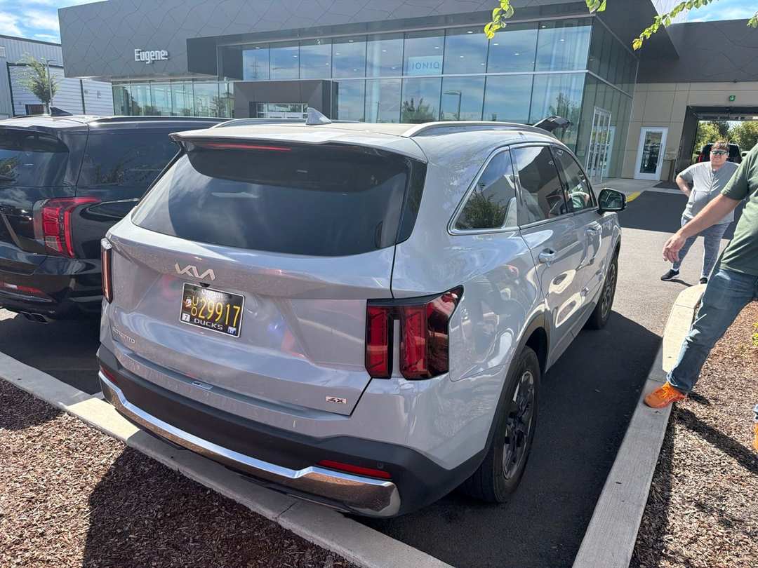 2024 Kia Sorento S - Image 3