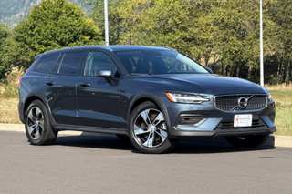 2021 Volvo V60 Cross Country T5