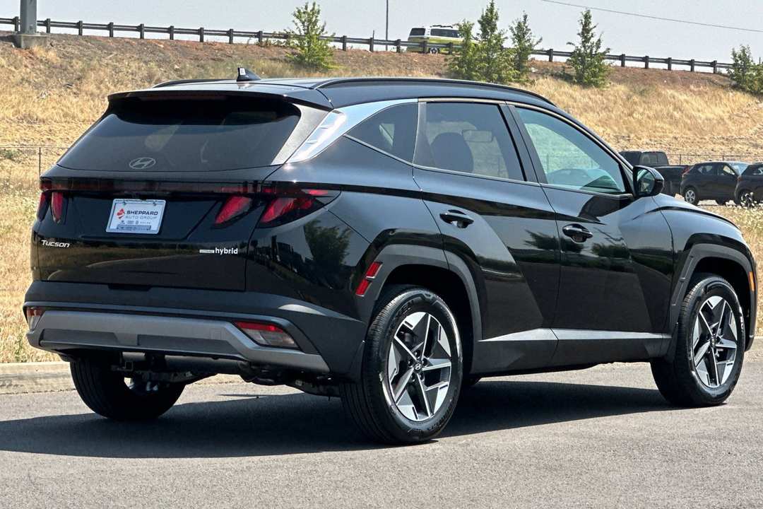 2026 Hyundai Tucson Hybrid SEL - Image 3