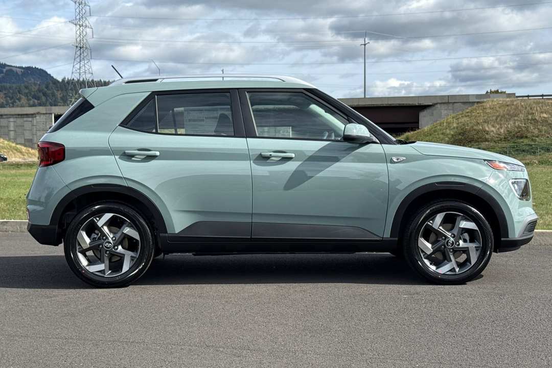 2026 Hyundai Venue SEL - Image 2