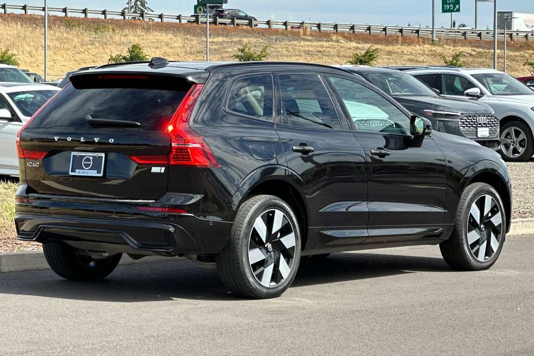 2023 Volvo Xc60 Recharge Plug-In Hybrid Ultimate - Image 3